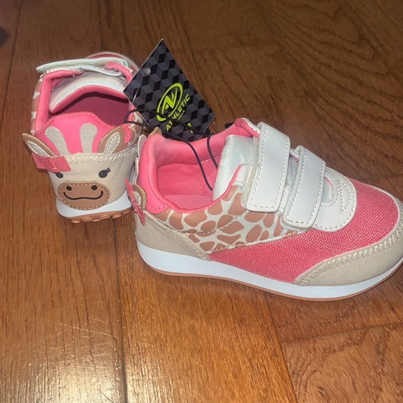 NWT Pink/tan Giraffe toddler shoes size 11 - Picture 1 of 3